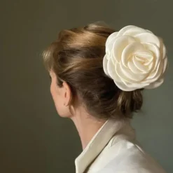 PICO COPENHAGEN Giant Satin Rose Claw Sort