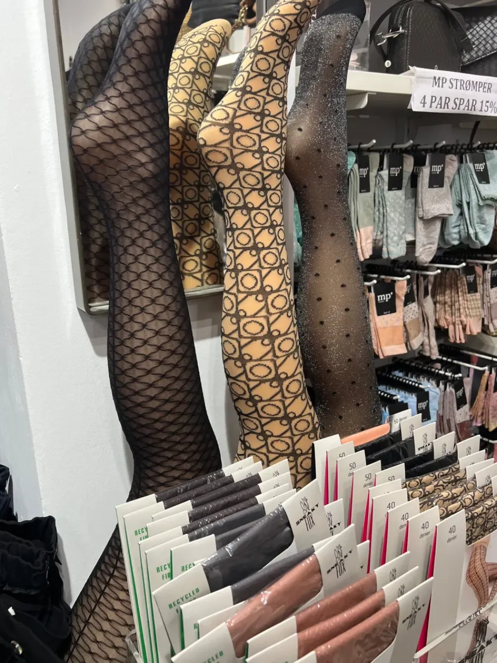 SNEAKY FOX Alice Pantyhose Black
